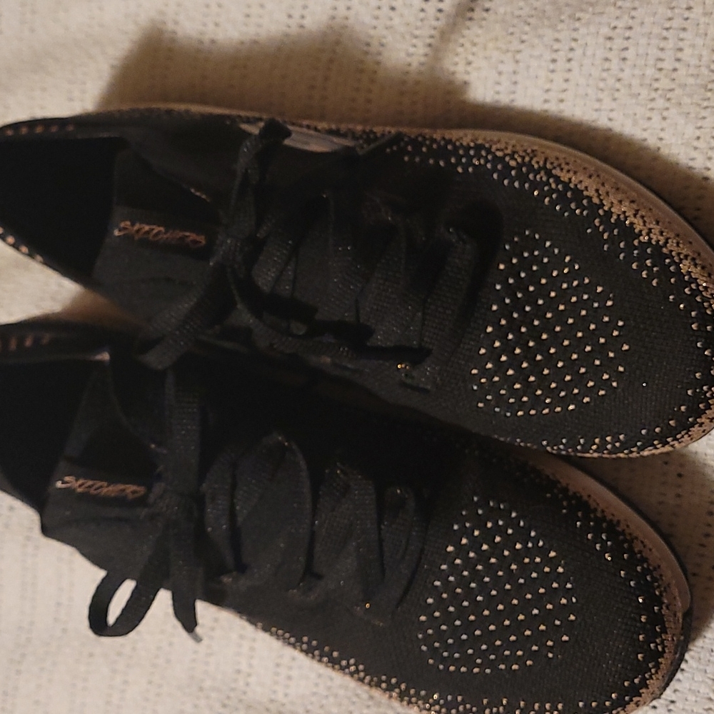 Women's Skechers Sneakers, black and pink, size 7.5 - NICE✨🖤💗
